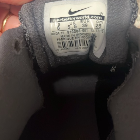 Nike Women’s Revolution 3 Running Shoes.  Size 8. NWOT - Picture 3 of 4